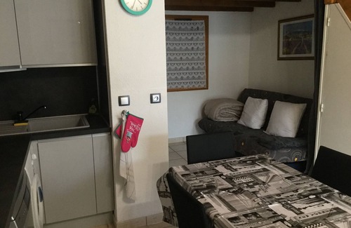 Saint-Martin-de-Bromes House | Fully equipped Mazet in condominium with swimming pool, tennis, boules court