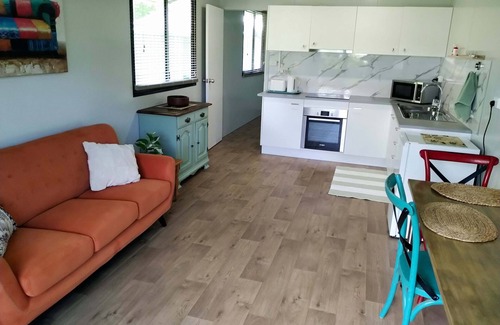 Nambucca Heads House | Fully equiped unit on residential acreage. Minutes to river, beaches and shops.