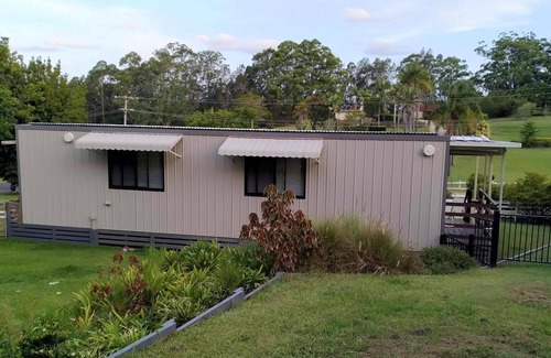 Nambucca Heads House | Fully equiped unit on residential acreage. Minutes to river, beaches and shops.