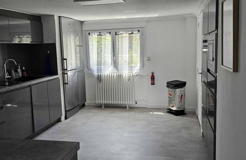 Tremblay-en-France Apartment | Fully equipped apartment 65 m2 + shared pool