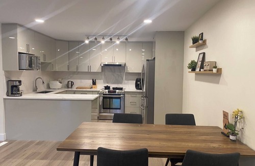 Langley House | Fully equipped 4b3b house 3 minutes drive to Highway 1