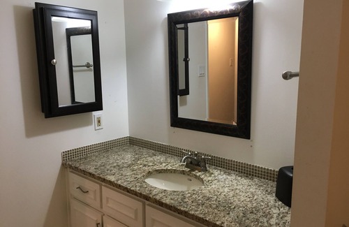 Waterloo Condo | Fully Equipped 2-Bedroom Condo