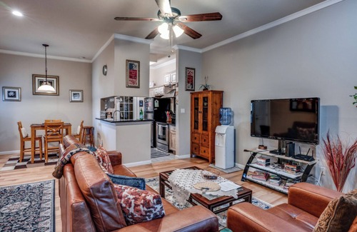 Far North Dallas Condo | Fully equipped, amazing updated 2BR/2BA/patio- Excellent north Dallas location!