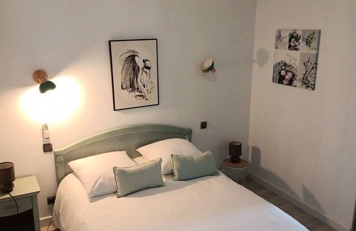 Claira Apartment | Fully-equipped apartment with master bedroom fully-equipped kitchen small terrace