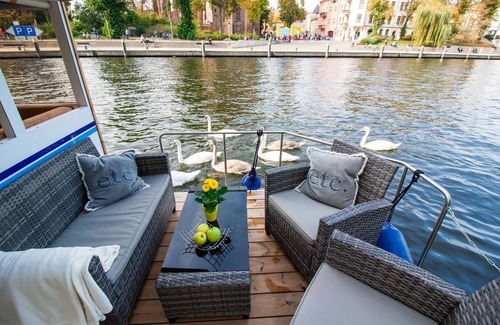 Priepert Boat Rental | Fully-Equipped Boat 'Lisa' with Terraces