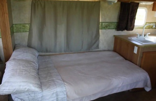Mavillette House | Fully equipped camper on Mavillette River. Close to the beach. (pet friendly)
