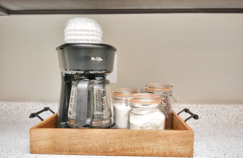 Barker Apartment | Fully Equipped Cozy Apartment - Long Term Stays Welcome