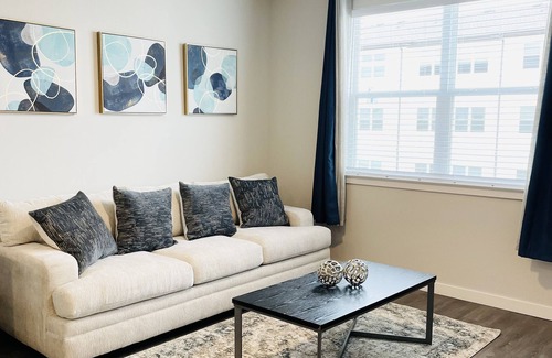 Barker Apartment | Fully Equipped Cozy Apartment - Long Term Stays Welcome
