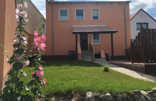 Bergen auf Ruegen House | Fully equipped cozy city center vacation home Monima