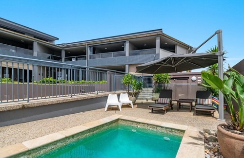 North Creek Apartment | Fully equipped for beach life & comes well-appointed w/a light airy open design