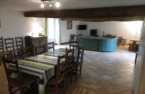 Surgeres Cottage | Fully equipped gite in a calm domaine 30 minutes from La Rochelle