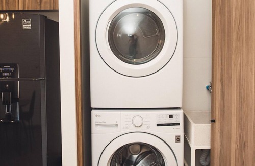 Cuauhtemoc Apartment | Fully equipped kitchen, high speed internet, comfy king-size bed and a small sofa bed.