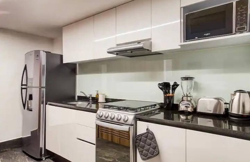 Hipodromo Condesa Apartment | Fully equipped kitchen, internet, comfy beds, business lounge, swim lane.