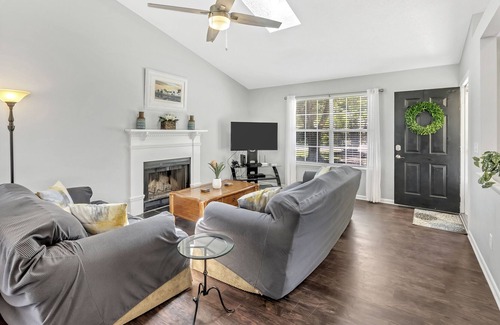 Mount Pleasant House | Fully Equipped Mount Pleasant Home Near Beaches and Downtown