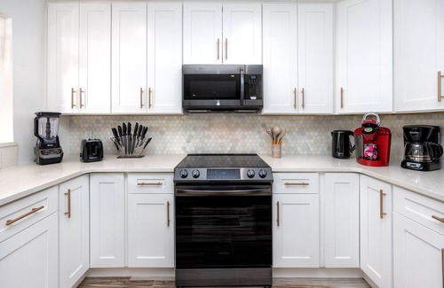 Palm Harbor House | Fully equipped: Salt Pool, Xbox, TV in every room & patio