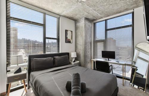 Five Points South Apartment | Fully Equipped Steps from Dwntwn Ultra Cozy