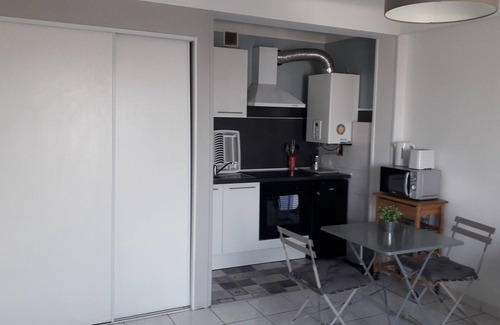 Bas-Vernet Apartment | Fully equipped studio with parking and balcony in secure residence