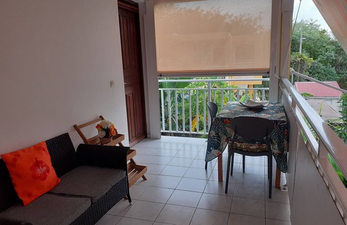 Perinet Apartment | fully equipped studio independent entrance in beautiful villa