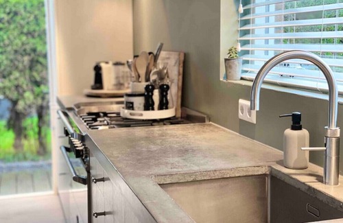 Vinkeveen House | Fully Equipped Waterfront Villa with Free Parking