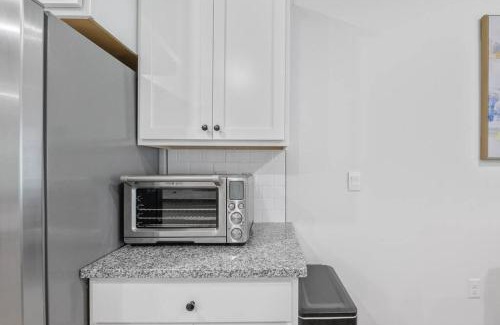 Tallahassee House | Fully-Fenced Backyard l Perfect for Families and Groups