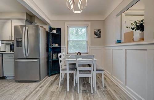 Drayton Plains House | Fully Fenced~ Dog Friendly~13 mins to Pine Knob