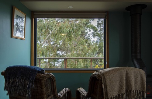 Lunawanna House | Fully Fenced Home on Bruny Island, Wrap Around Decks, 20m to Water on 3 Sides