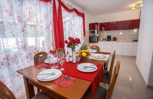 Ripenda Verbanci Villa | Fully fenced private pool villa