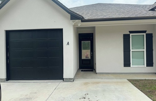 Denham Springs House | Fully finished 3bedroom 2 bath townhome!