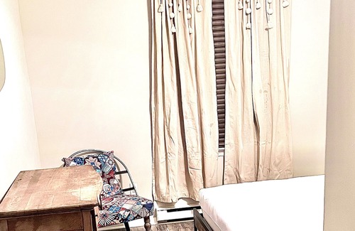 Colonial Heights House | Fully Furnished Duplex Delight Unit A