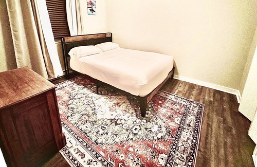 Colonial Heights House | Fully Furnished Duplex Delight Unit B