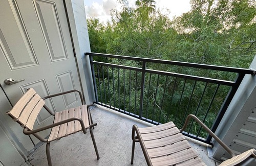 Brownsville Apartment | Fully Furnished 1 Bedroom Apartment at Wildrose Villas