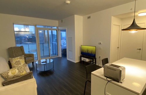 Bay Street Corridor Apartment | Fully furnished 1 bed apartment in downtown toronto high floor!
