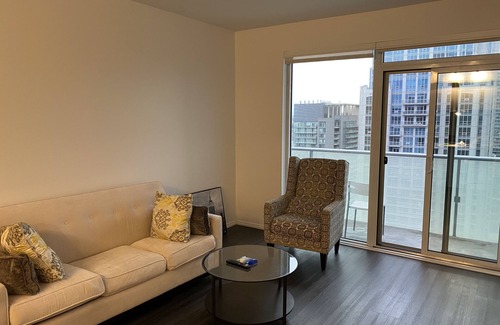 Bay Street Corridor Apartment | Fully furnished 1 bed apartment in downtown toronto high floor!