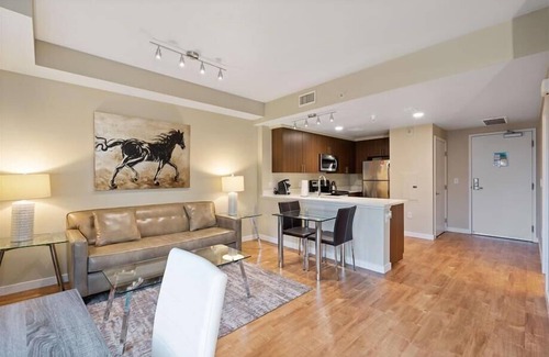 Downtown San Jose Apartment | Fully Furnished 1BR nr Airport | AC, Wifi, Full Kitchen w/Dining