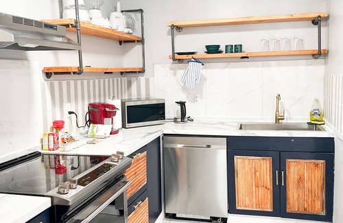 Moose Jaw Apartment | Fully furnished 2 bedroom modern farmhouse style (Family-Friendly)
