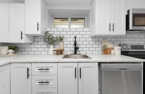 Walkerville House | Fully Furnished 2 bedroom house in Windsor