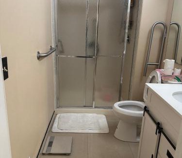 East Brunswick Apartment | Fully furnished 2-bed & 2-bath