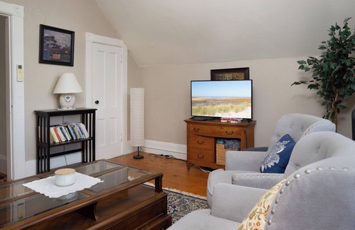 Brattleboro Apartment | Fully Furnished 2bdrm/Pet Friendly!