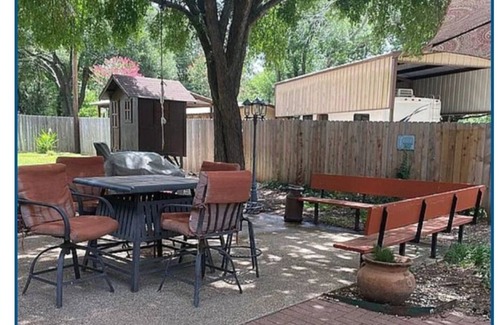 Cameron House | Fully furnished 3 bedroom 3 bath 2 car garage