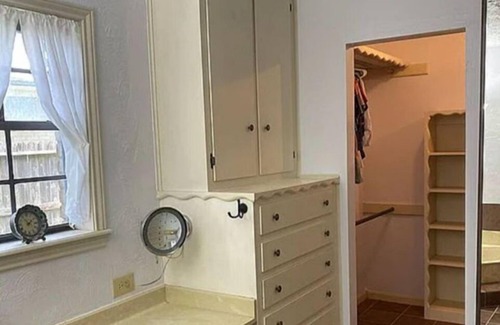 Cameron House | Fully furnished 3 bedroom 3 bath 2 car garage