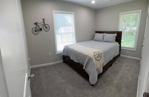 North Newport News House | Fully furnished 3 bedrooms house. Near Busch Gardens and Colonial wiiliamsburg.