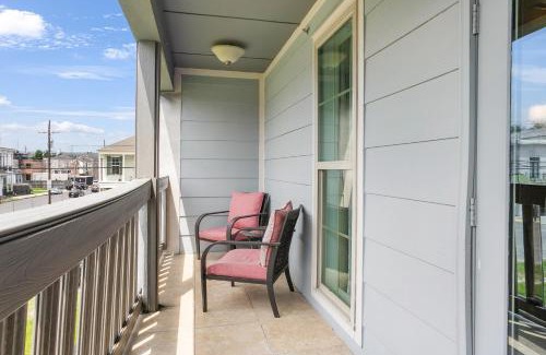 Faubourg Lafayette Apartment | Fully-furnished 4BR Condo Near FQ