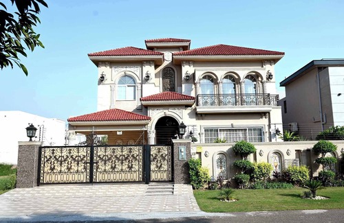 Lahore Villa | Fully furnished, 5-bedroom Luxury villa in DHA-6 Raya Fairways commercial Lahore