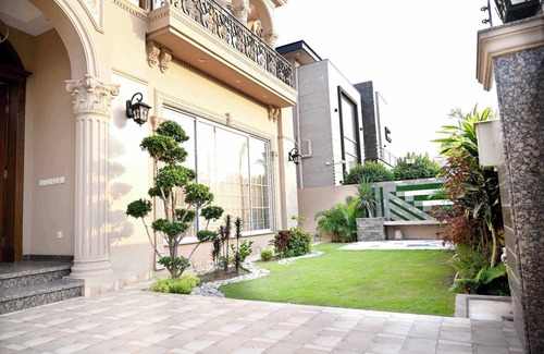 Lahore Villa | Fully furnished, 5-bedroom Luxury villa in DHA-6 Raya Fairways commercial Lahore