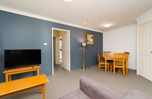 Hornsby Apartment | Fully Furnished and Equipped 1 Bedroom Apartment In Hornsby