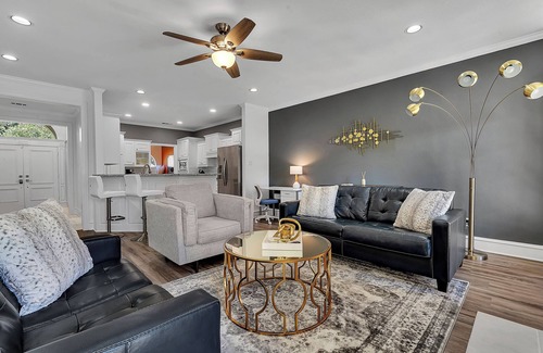 Longview House | Fully furnished and tastefully decorated with you in mind.