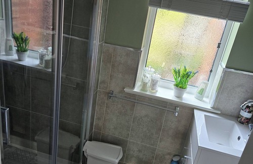Mendham Bed & Breakfast | Fully Furnished annexe with a comfy living room, double bedroom and en-suite