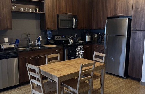 Far North Dallas Apartment | Fully Furnished Apartment in Addison, walking distance to great Restaurants