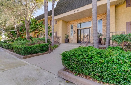 Normal Heights Condo | Fully Furnished beautiful one bedroom Top Floor in Normal Heights!