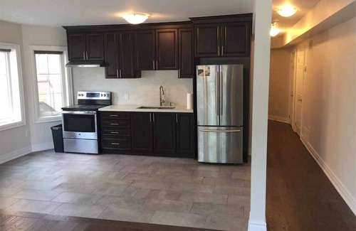 York University Heights House | Fully Furnished Bright and Luxurious Bedroom in North York-4